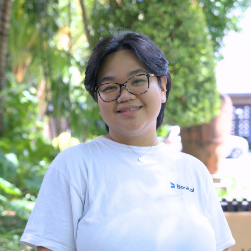 Aimee Cando for Bookipi